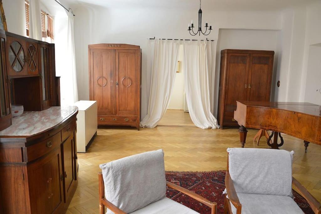 Old Town Herberghaus, 250M To Charles Bridge Apartment ปราก ภายนอก รูปภาพ